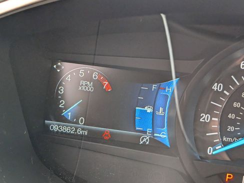 Used 2018 Ford Fusion SE w/ Fusion SE Technology Package FWD image 20