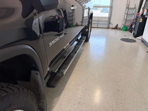 Used 2022 Chevrolet Silverado 3500 LTZ AWD/4WD image 9