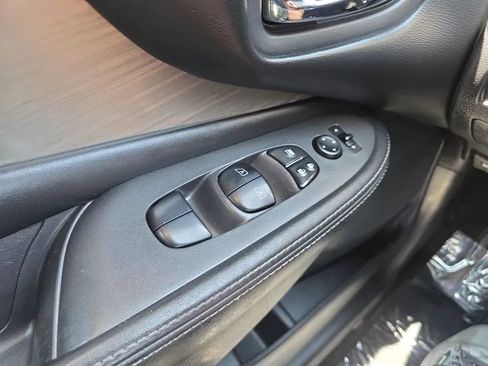 Used 2017 Nissan Murano S AWD/4WD image 23