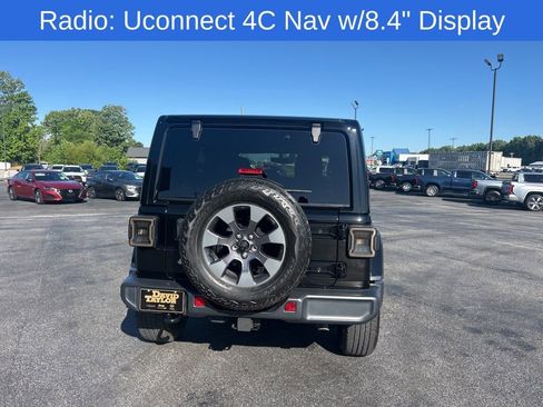 Used 2018 Jeep Wrangler Unlimited Sahara AWD/4WD image 5