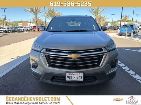 Certified 2023 Chevrolet Traverse LT image 1