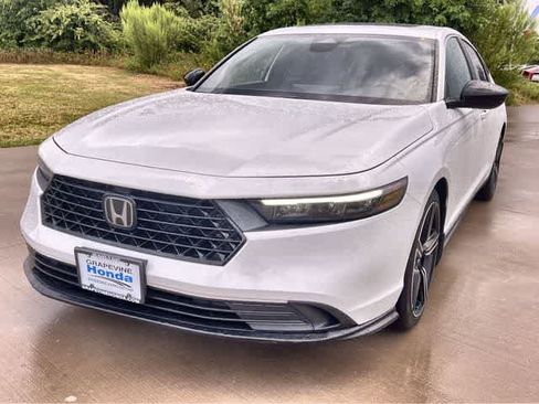 Used 2024 Honda Accord Sport image 2