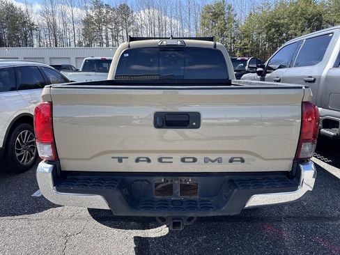 Used 2018 Toyota Tacoma SR5 image 14