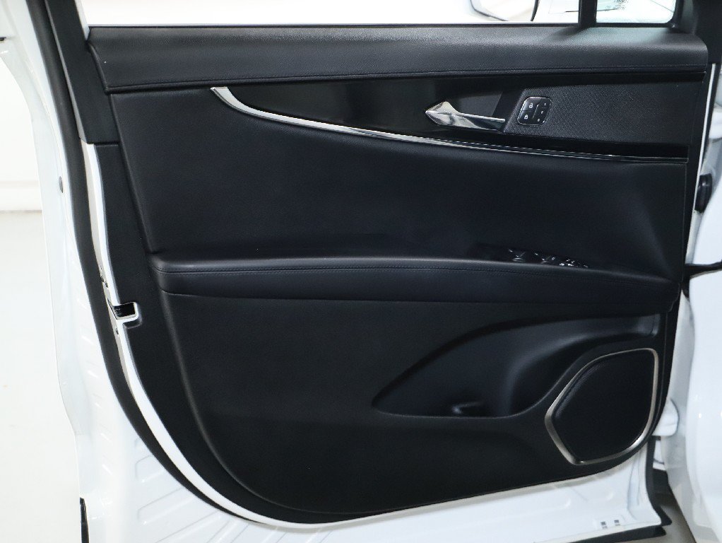 Used 2022 Lincoln Nautilus FWD image 16