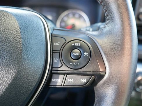 Used 2020 Toyota RAV4 XLE image 26