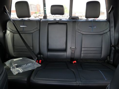 New 2026 Ford F250 Platinum AWD/4WD image 18
