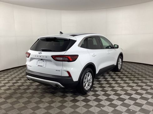 Used 2023 Ford Escape Active w/ Tech Pack #2 image 2