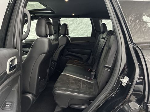 Used 2021 Jeep Grand Cherokee Laredo X image 12