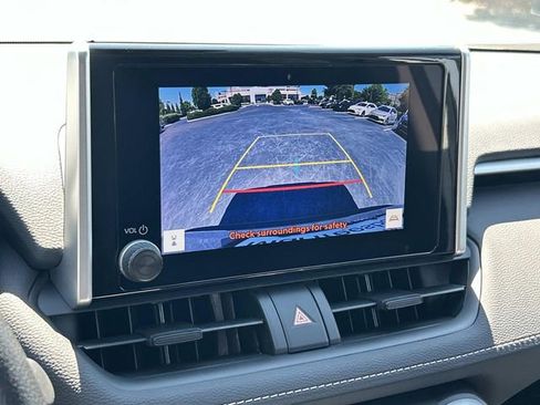Used 2025 Toyota RAV4 XLE AWD/4WD image 24