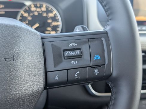 Used 2025 Nissan Rogue SV image 21