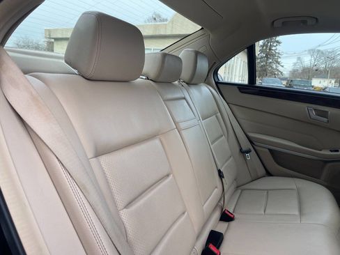 Used 2016 Mercedes-Benz E 350 E 350 4MATIC AWD 4dr Sedan image 27