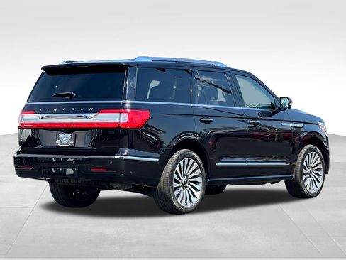 Used 2021 Lincoln Navigator Reserve w/ Luxury Package AWD/4WD image 7