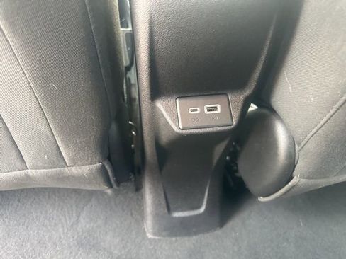 Used 2023 Chevrolet Bolt EUV LT image 19