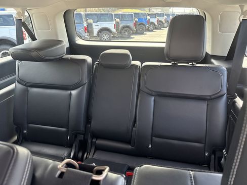 Used 2025 Ford Expedition Max Platinum image 21