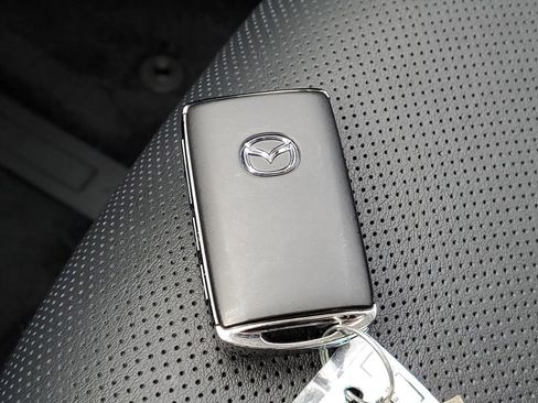 Used 2025 MAZDA CX-70 Plug-In Hybrid w/ Premium Pkg image 34