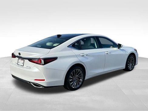 Used 2024 Lexus ES 350 Ultra Luxury w/ Accessory Package (Z1) image 5
