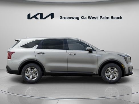 New 2026 Kia Sorento LX FWD image 9
