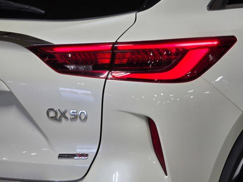Used 2020 INFINITI QX50 Essential w/ Edition 30 Package FWD image 12