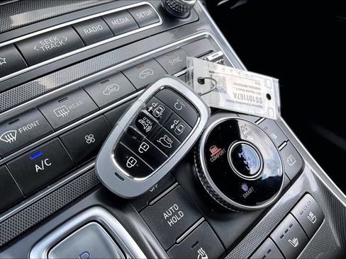 Used 2021 Hyundai Santa Fe Calligraphy AWD/4WD image 14