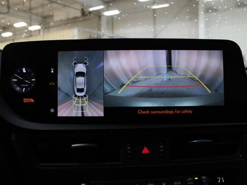 Used 2025 Lexus ES 350 w/ Technology Package FWD image 5