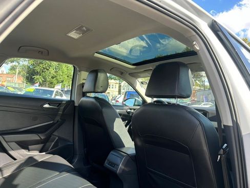 Used 2019 Volkswagen Jetta SE w/ Cold Weather Package FWD image 16