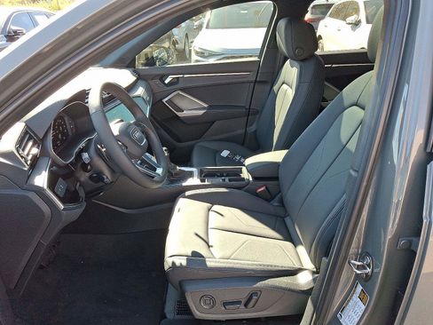 New 2025 Audi Q3 2.0T Premium image 9