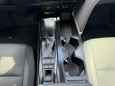 Used 2025 Toyota Camry LE w/ Convenience Package image 29