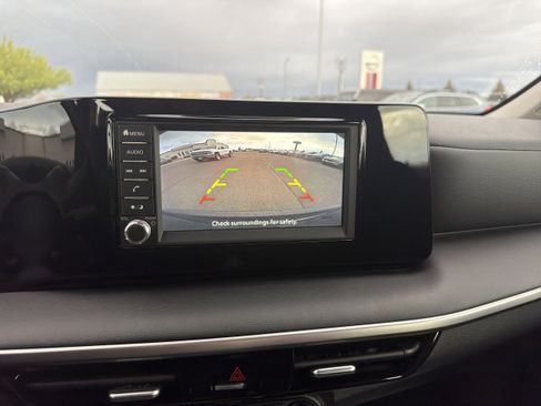 Used 2025 Nissan Kicks S AWD/4WD image 15
