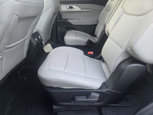 New 2026 Ford Explorer Active image 8