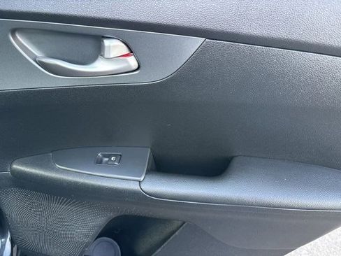 Used 2020 Kia Forte LXS image 34