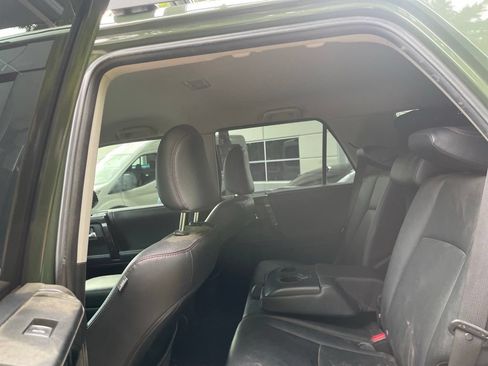 Used 2022 Toyota 4Runner TRD Off-Road Premium AWD/4WD image 16