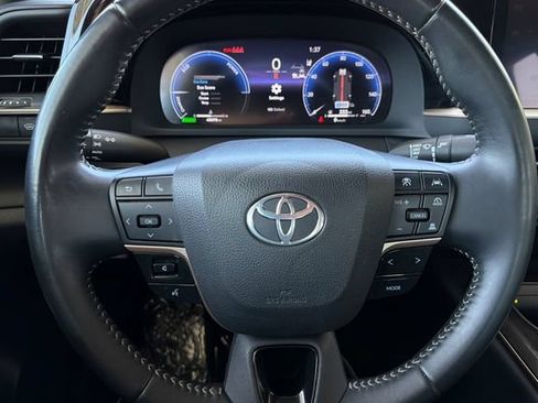 Used 2024 Toyota Crown AWD/4WD image 26
