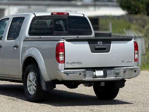 Used 2014 Nissan Frontier SV w/ SV Value Truck Package AWD/4WD image 16