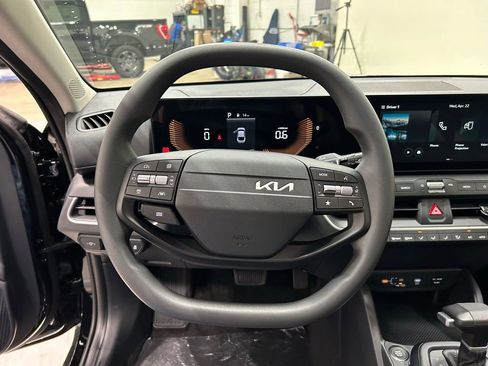 New 2026 Kia K4 FWD image 15
