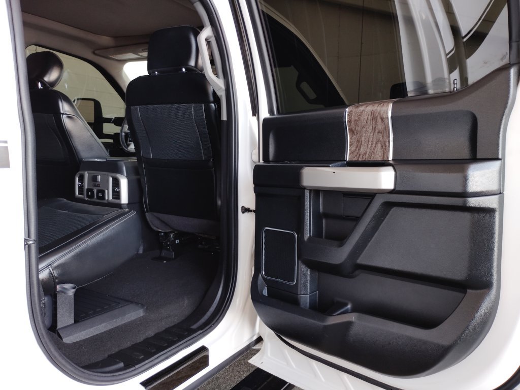 Used 2019 Ford F250 Lariat w/ Lariat Ultimate Package AWD/4WD image 17