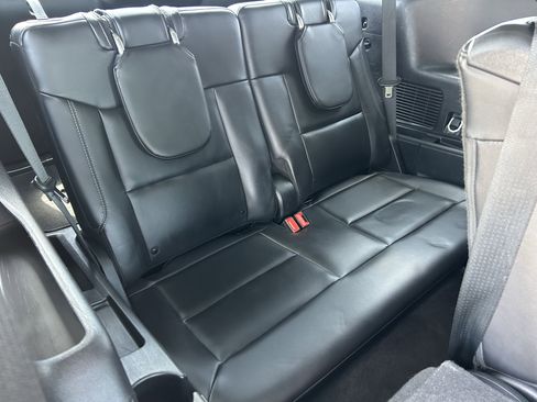 Used 2023 Ford Explorer XLT w/ Equipment Group 202A RWD image 12