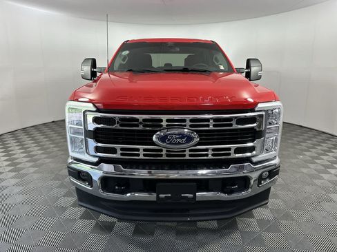 Used 2024 Ford F250 XLT AWD/4WD image 4