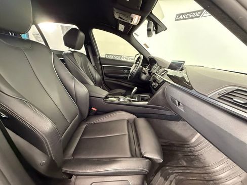 Used 2018 BMW 330i xDrive Sedan AWD/4WD image 16