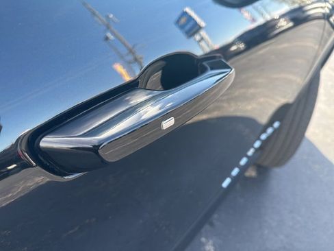 Used 2025 Chevrolet Traverse LT image 10