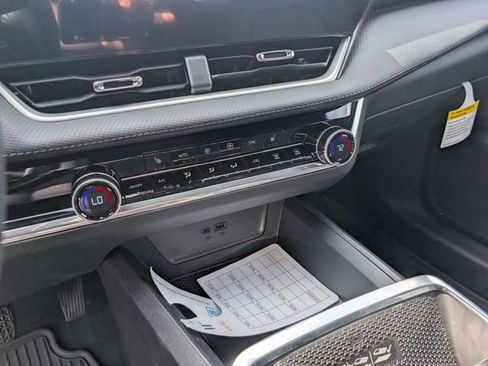 New 2026 Chevrolet Equinox LT w/ Convenience Package II image 20