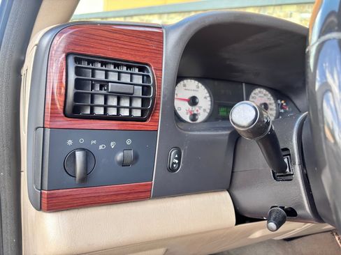 Used 2005 Ford F350 Lariat AWD/4WD image 23