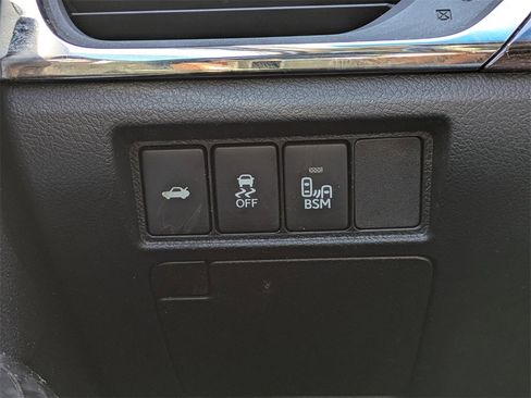 Used 2013 Toyota Avalon XLE image 24