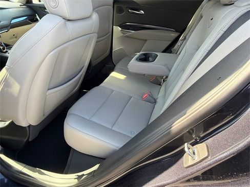Used 2022 Cadillac XT4 Luxury w/ Driver Awareness Package image 21