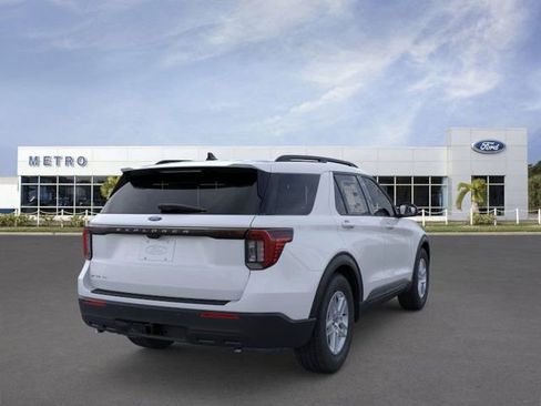 New 2026 Ford Explorer Active image 8