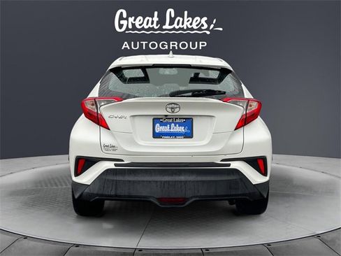 Used 2018 Toyota C-HR XLE image 4