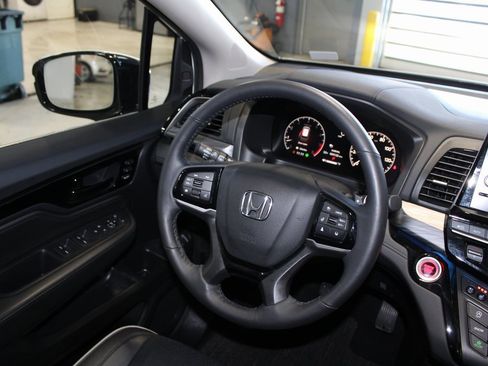 Used 2025 Honda Odyssey Elite image 27