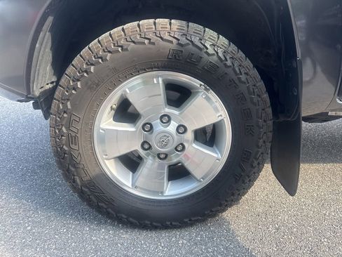 Used 2014 Toyota Tacoma 4x4 Double Cab w/ TRD Sport Package image 22