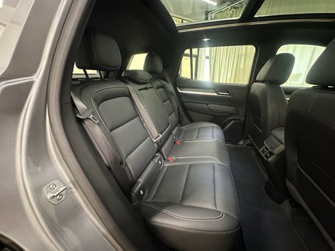 Certified 2025 GMC Terrain Elevation w/ Elevation Premium Package AWD/4WD image 17