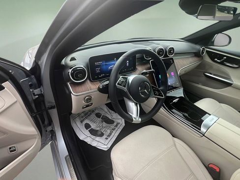 Used 2025 Mercedes-Benz C 300 Sedan image 9