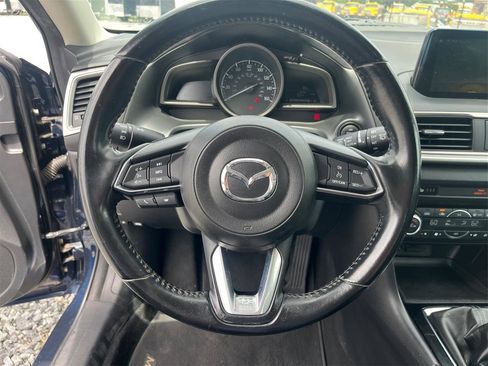 Used 2018 MAZDA MAZDA3 Touring FWD image 17